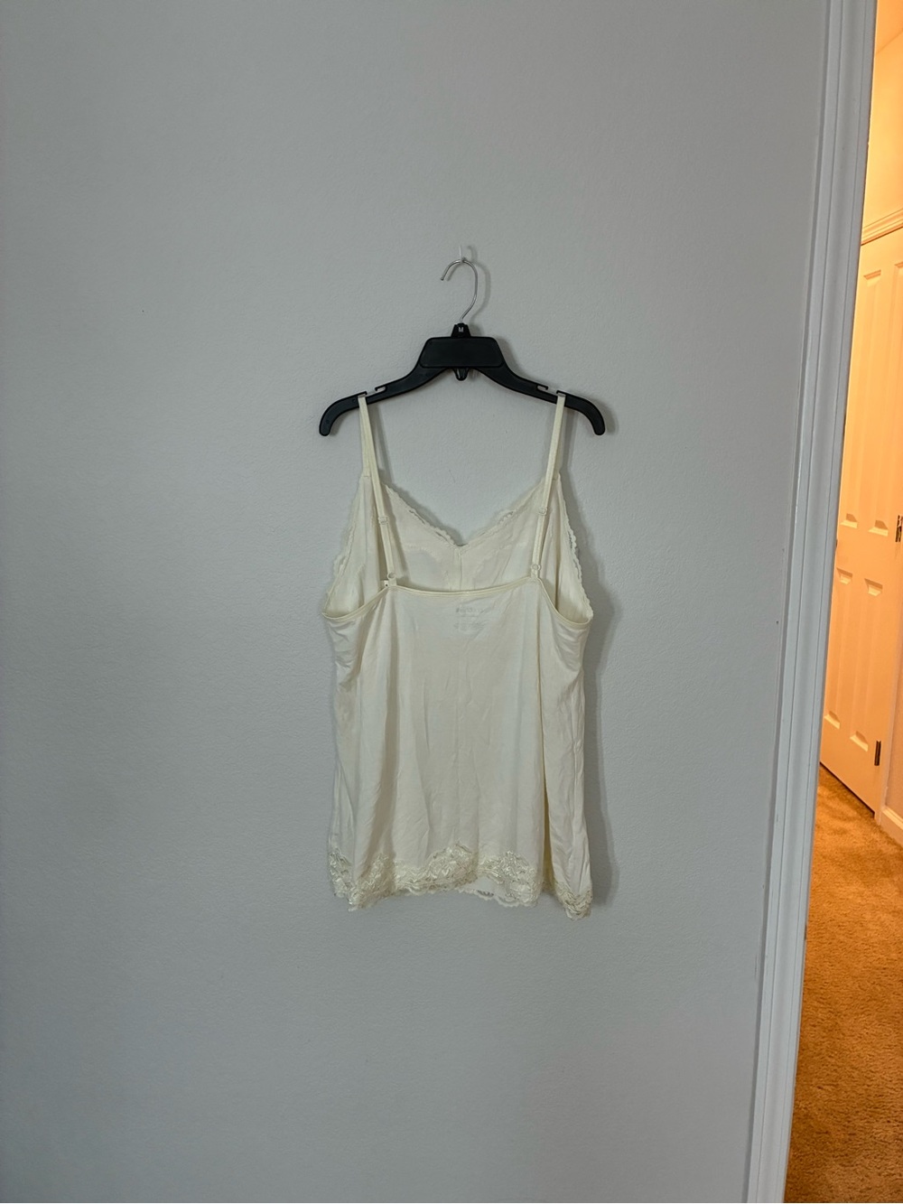 NWT Lane Bryant Ivory Lace Trim Cami Tank Top Size 18/20 Plus - Picture 4 of 4